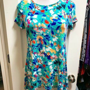 Floral fit and flare Tunic top Size Small